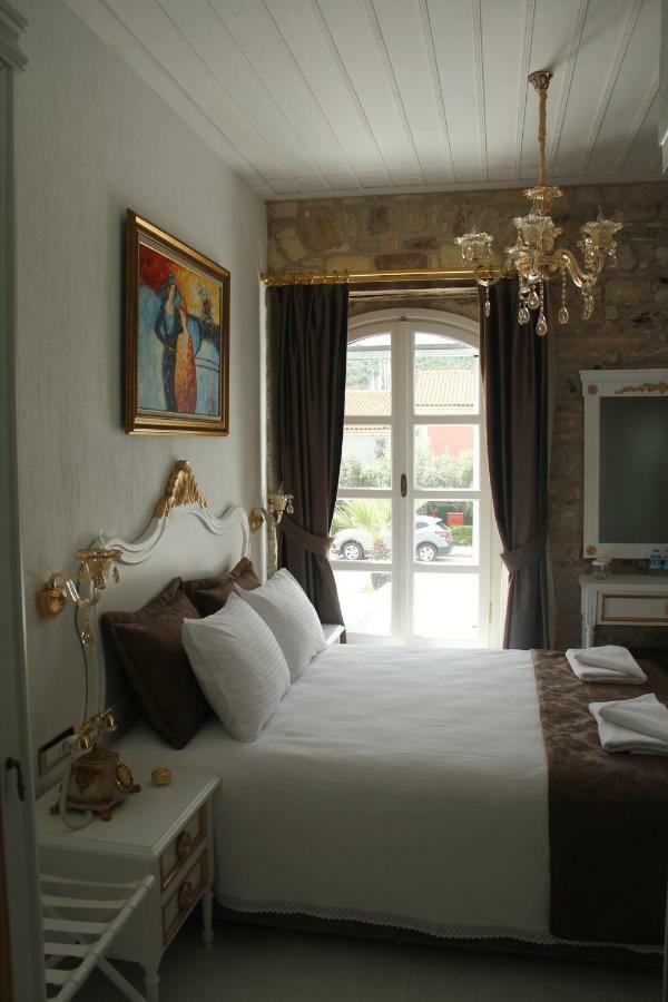 Laledan Hotel Чесме Екстериор снимка