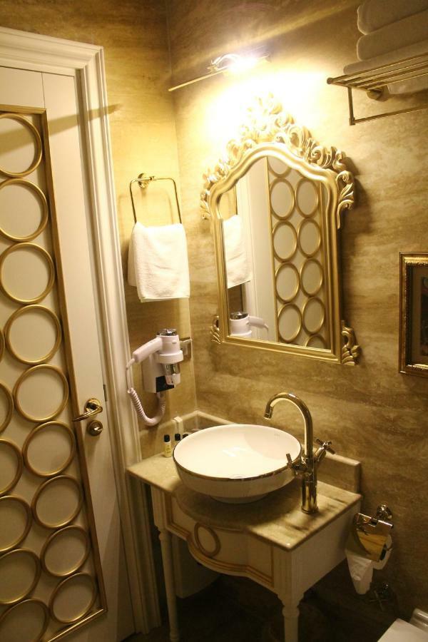 Laledan Hotel Чесме Екстериор снимка